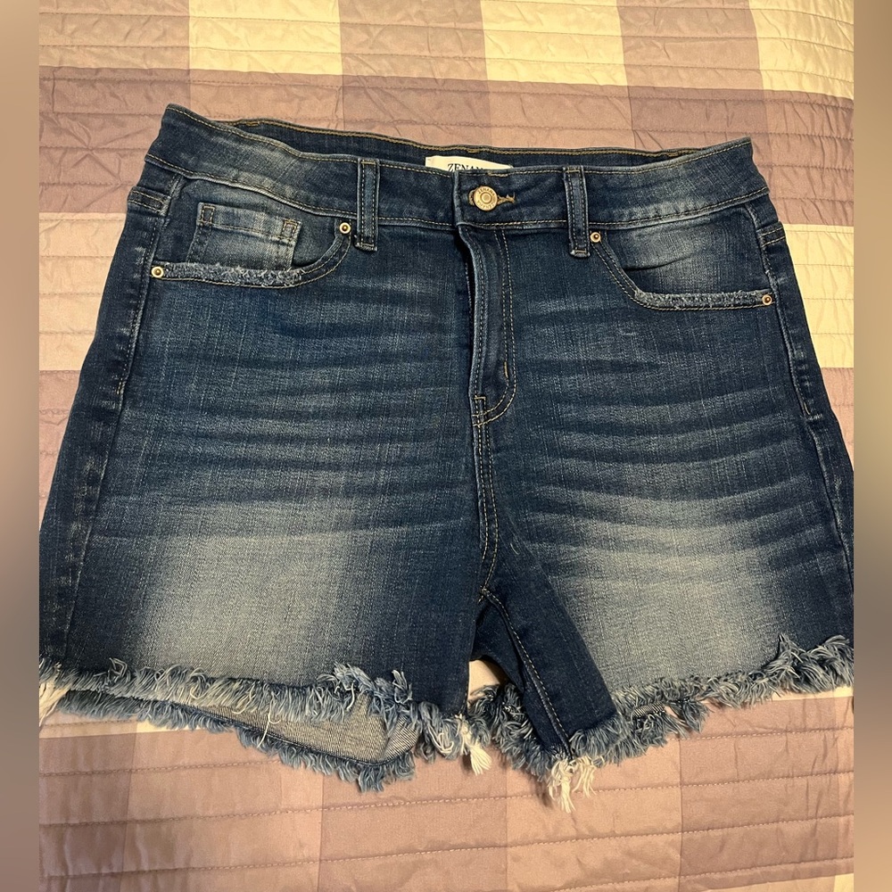 Zenana Outfitters Dark Blue Frayed Jean Shorts